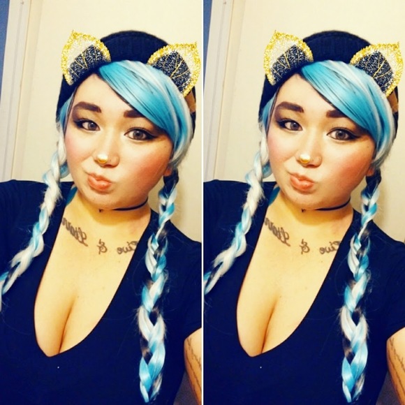 Meet your Posher, Laura - Picture 1 of 2